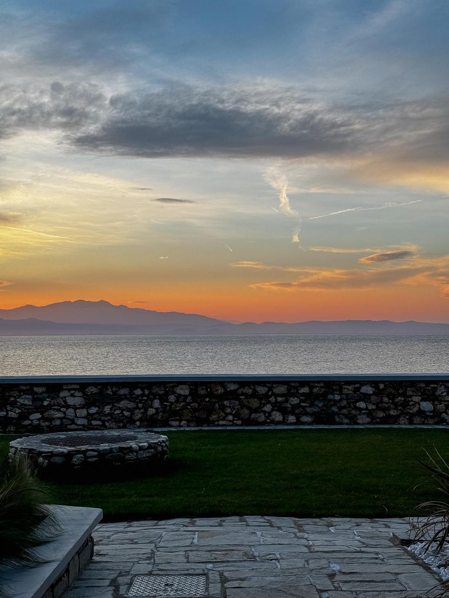 Olive & Sea Luxury Suites Skala Sotiros Exterior photo